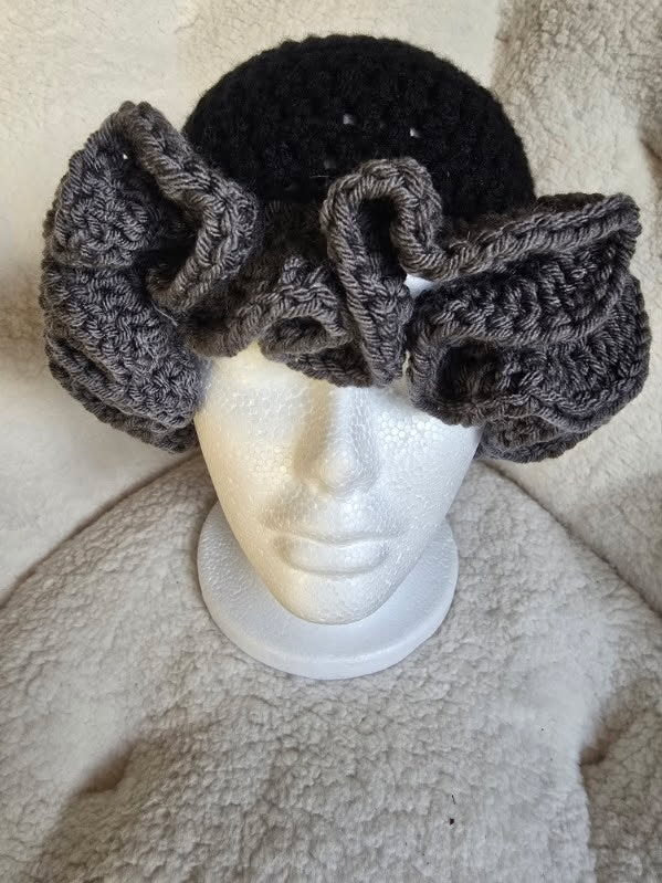 Onyx Black & Dark Grey Ruffle Hat